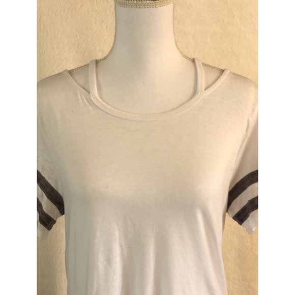 Express One Eleven Women’s Causal Top ~ Size Small ~ Lightwe White - Picture 2 of 6